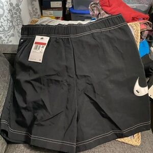 🌸- NWT Women’s Nike Loose Fit High Rise Black Shorts